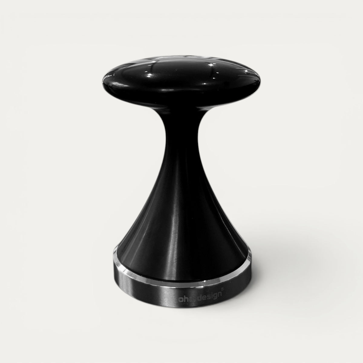 Espresso-Tamper dotto No.2 mit schwarzem POM-Griff und Edelstahlbasis