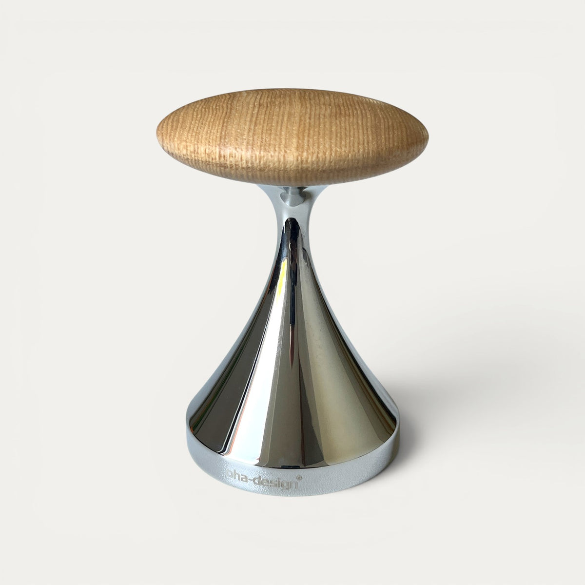 Espresso-Tamper dotto No.3 mit hellem Eschengriff und Edelstahlbasis